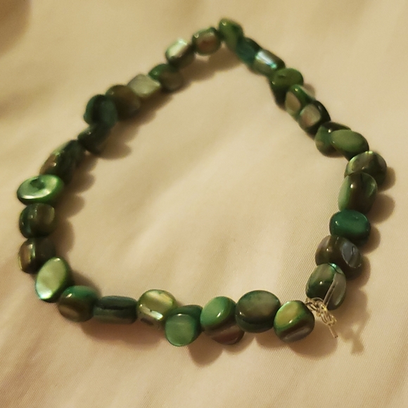 Shell 🐚 Handmade Stretch Bracelet - Picture 3 of 3